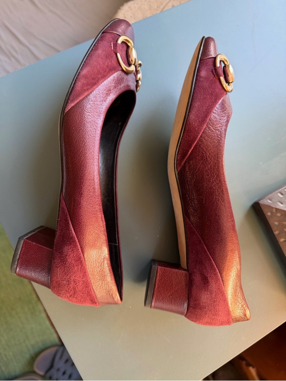 Van Eli Burgundy Leather Mid-Heel Pumps with Gold Chain Accent size 7W - Picture 6 of 9
